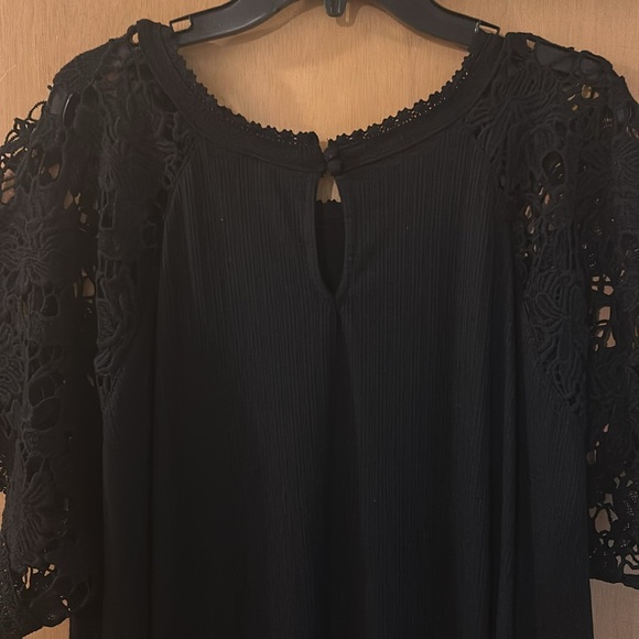 Torrid Women’s Textured Jersey Crew Neck Crochet Raglan Top Black Plus Size 5/5X - Picture 11 of 12